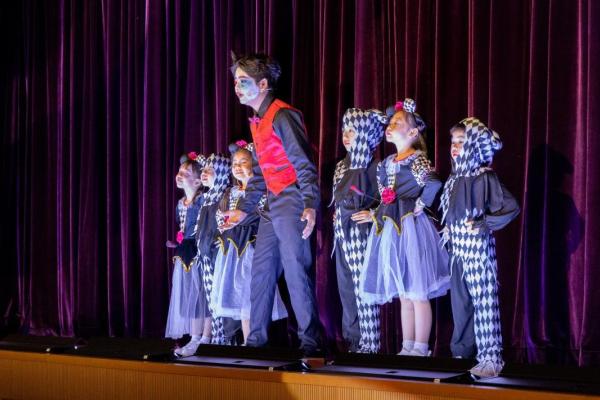 （25周年匯演）劇照-小演員們全情投入演出5