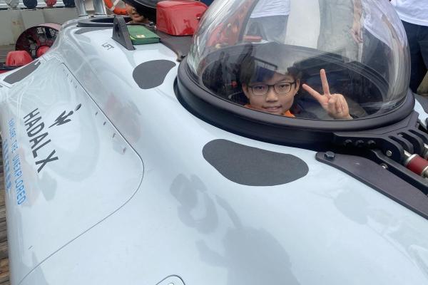 體驗進入潛水器艙02