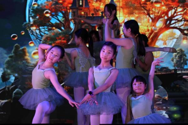 （25周年匯演）劇照-專才藝術體操組同學帶來精彩表演