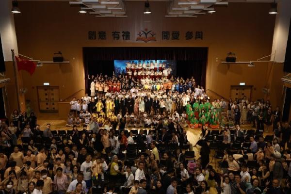 表演生、家長、主禮嘉賓大合照