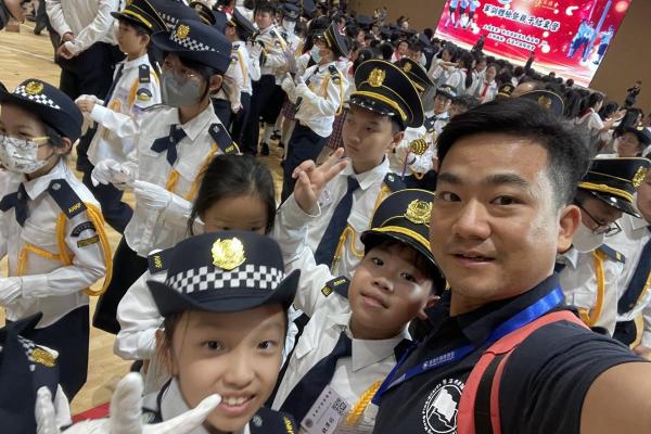 陳林老師與隊員合影