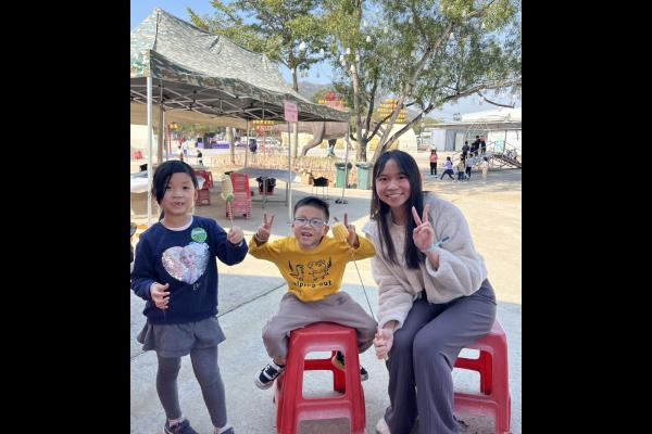 1C班主任與1C同學燒烤