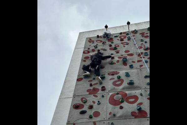 挑戰自我 — 攀石