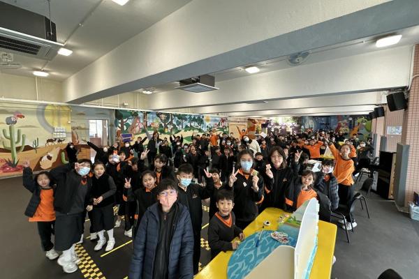 而同學們都很投入參與由德育大使所設計的遊戲呢！